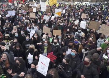 Iran arrested two foreigners posing as journalists