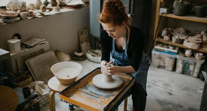 How to sign up for a master class in a pottery studio