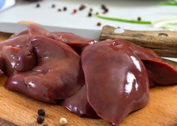 Chicken liver for a dog: is it worth giving it to a pet