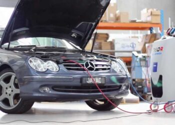 З яких етапів складається процес заправки кондиціонера авто: його особливості