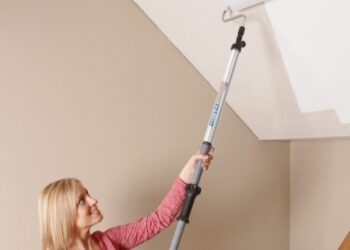 Основні способи фарбування стелі: що потрібно знати та як діяти