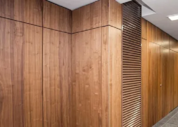 Шпонированные панели на стену: установка и их плюсы