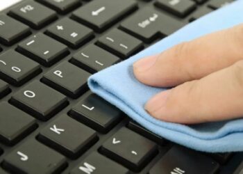 Как правильно ухаживать за клавиатурой: полезные рекомендации