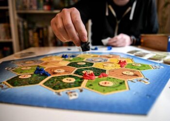 Настольные игры: какие бывают и чем хороши для детей