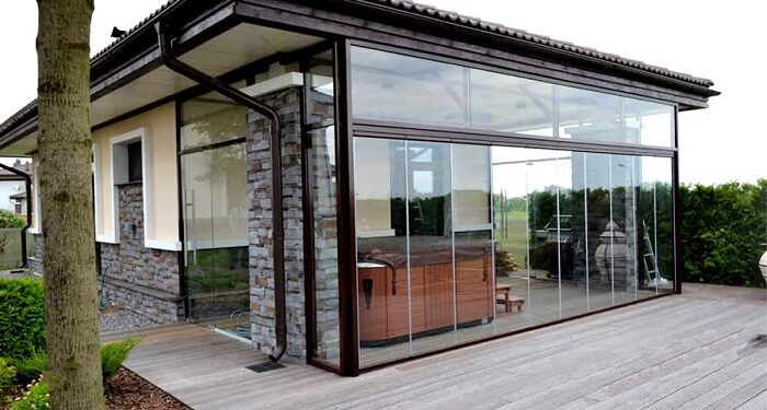 Безрамное остекление: ключевые достоинства и технология