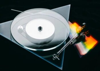 Програвачі вінілових платівок: переваги та найпопулярніші види