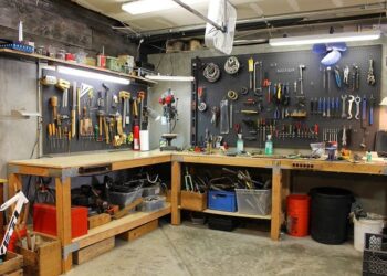 Оснащаем гараж полезным инструментом