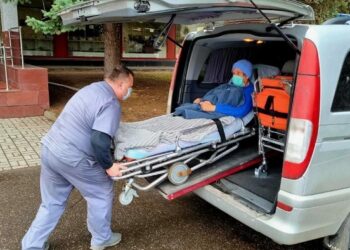Как организовать перевозку больного по Киеву и области