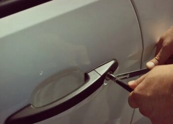 Car opening by professional technicians: basic requirements and rules