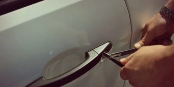 Car opening by professional technicians: basic requirements and rules