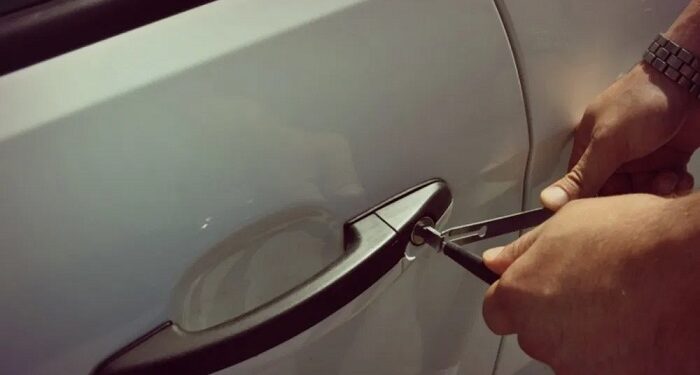 Car opening by professional technicians: basic requirements and rules