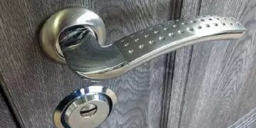 Можно ли самостоятельно установить новые замки