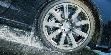 Что нужно знать про поведение шин на сухом и мокром асфальте