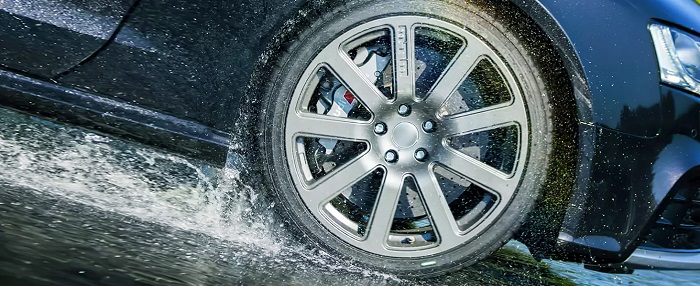 Что нужно знать про поведение шин на сухом и мокром асфальте