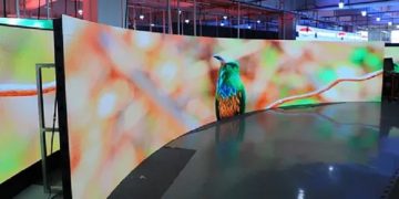 Гибкие LED экраны: плюсы, основные типы и советы по выбору